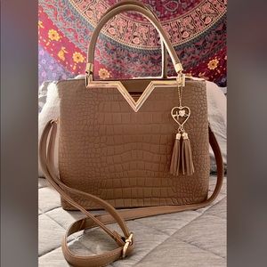 NWOT Grossi Khaki colored handbag